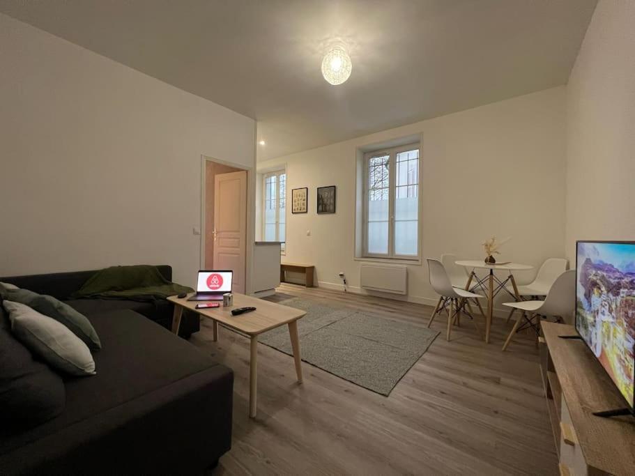 Havre De Paix - Melun Apartment Luaran gambar